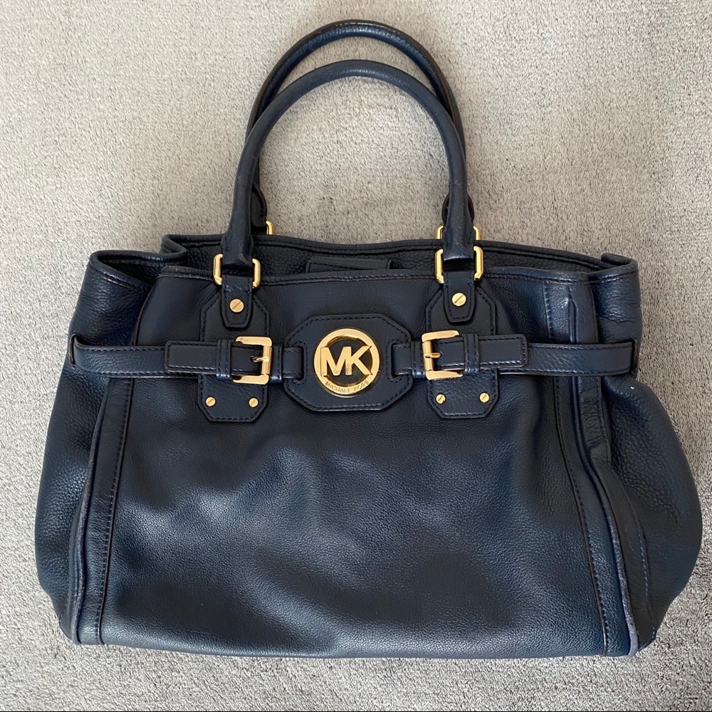 ❗️Navy Michael Kors Leather Bag
